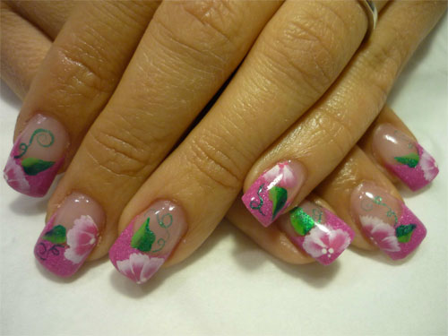 Дизайн ногтей с розовым цветком