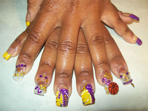 Дизайн ногтей для фанатов клуба НБА Lakers