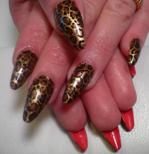 Леопардовый дизайн ногтей