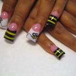 Дизайн ногтей «Полет пчелы»